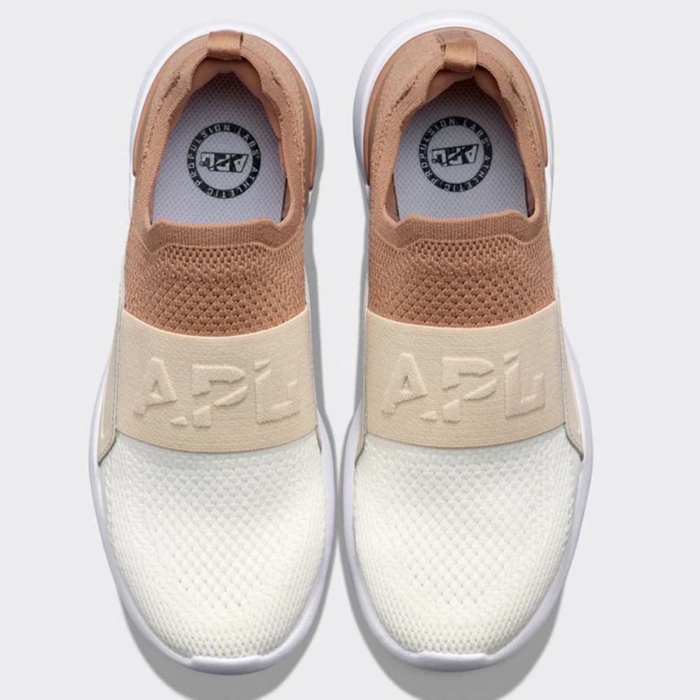 Women’s new APL tech loom bliss sz 9 retail onsite now 220$!!